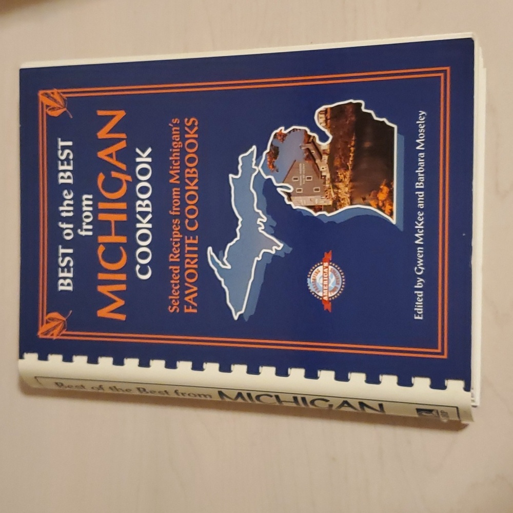 Best of the Best from Michigan Cookbook by Gwen McKee and Barbara Moseley